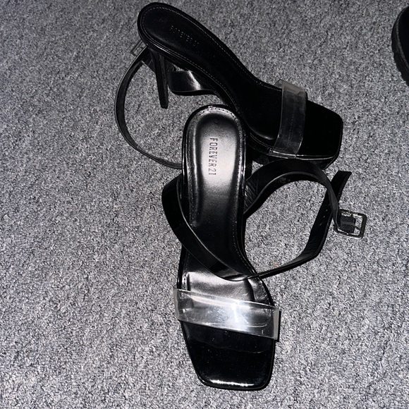 NEW! Forever21 heels - Picture 1 of 3